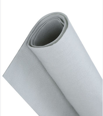 品質  200sqm White Polypropylene Geosynthetic Fabric 4 Ounce Non Woven Geotextile Fabric 工場