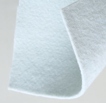 白く短いフィラメント ポリエステル ポリプロピレンの不織布 ジオテキスタイルの布